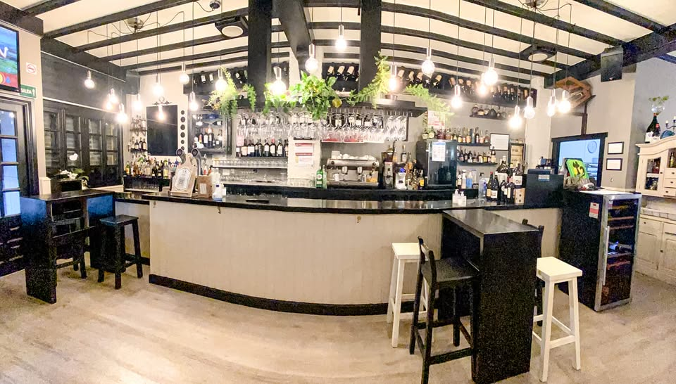 Interior del restaurante O Mesón